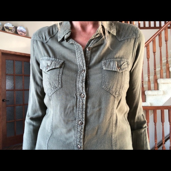 Cotton Express khaki button up top - Picture 10 of 13